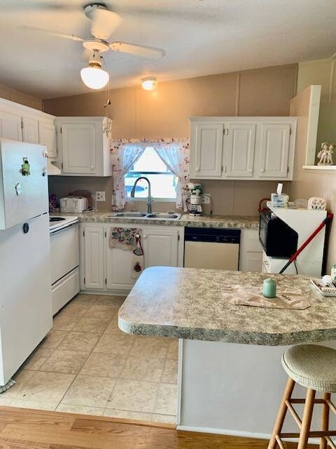 6127 Presidential Cir, Zephyrhills, FL 33540 - photo 3