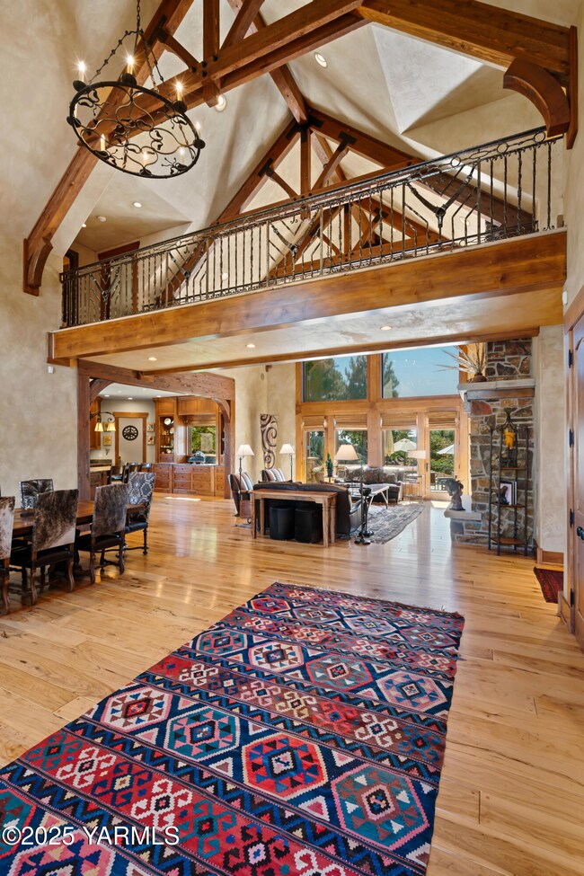 6_Incredible Wood Beam Detail