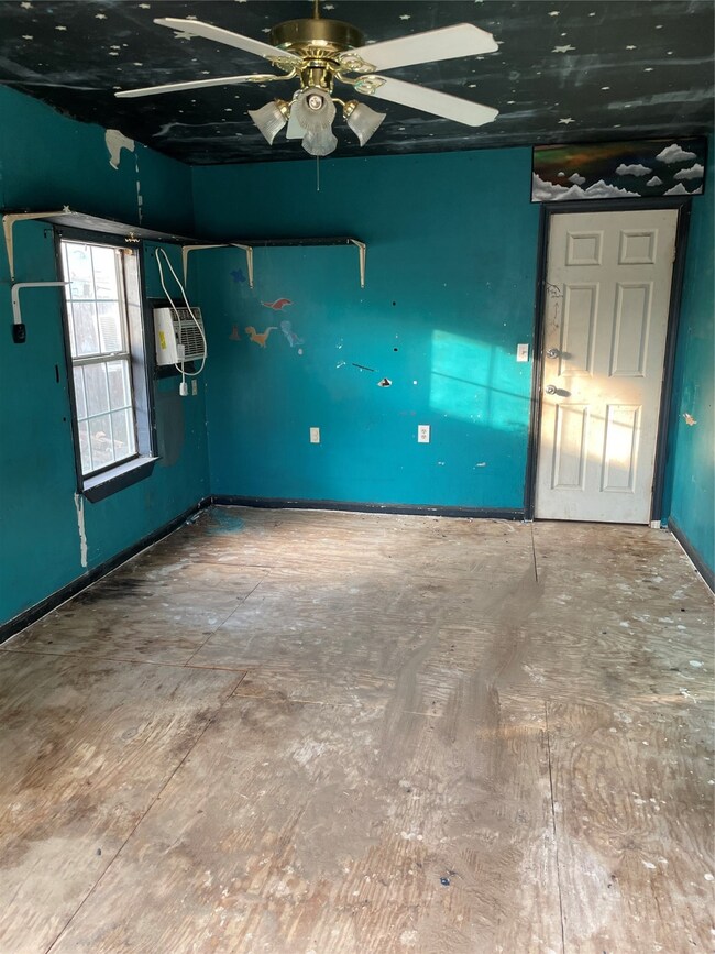 2215 Sunny Dr, Houston, TX 77093 - photo 7