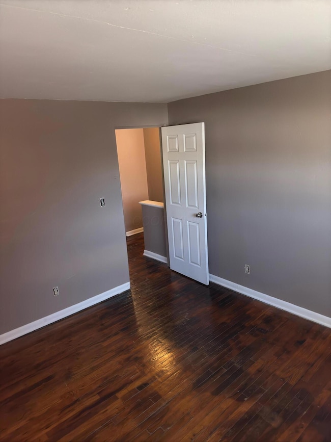 442 S Yale Bedroom 1 (2) 06-25