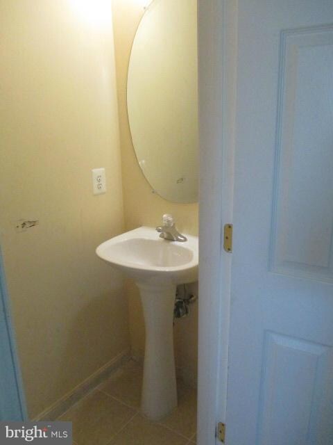 9 Quiet Sunset Ct, Essex, MD 21221 - photo 7