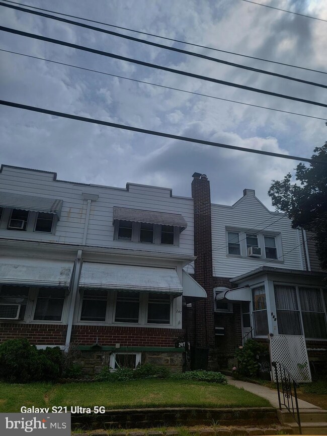 247 Roberta Ave, Darby, PA 19023 - photo 4