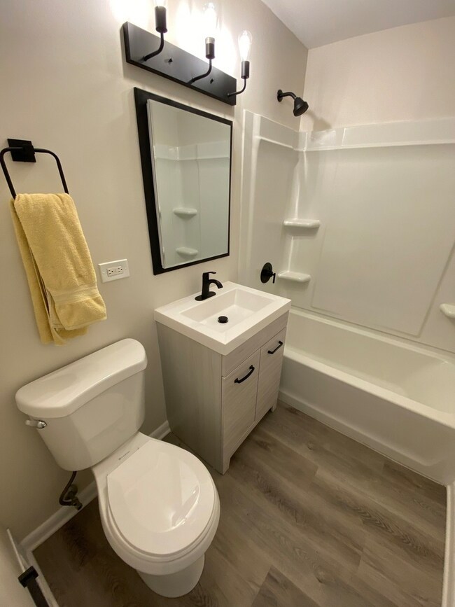 18708 Baker Ave, Country Club Hills, IL 60478 - photo 6