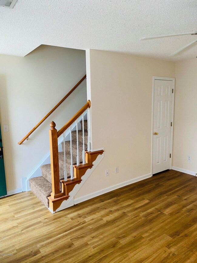 2335 Vineyard Dr unit D4, Winterville, NC 28590 - photo 2