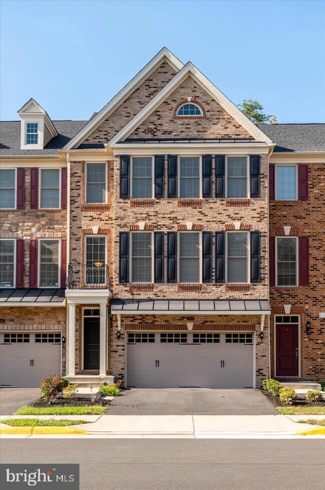 42606 Lisburn Chase Terrace, Chantilly, VA 20152 - photo 2