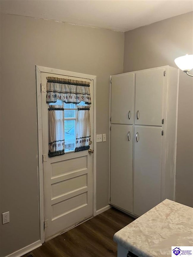 302 Glenwood Dr, Vine Grove, KY 40175 - photo 5