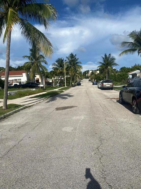 940 39th St, West Palm Beach, FL 33407 - photo 5