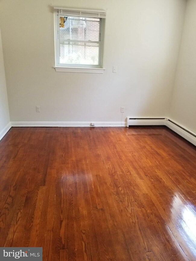 8212 Houston Ct unit 1, Takoma Park, MD 20912 - photo 2