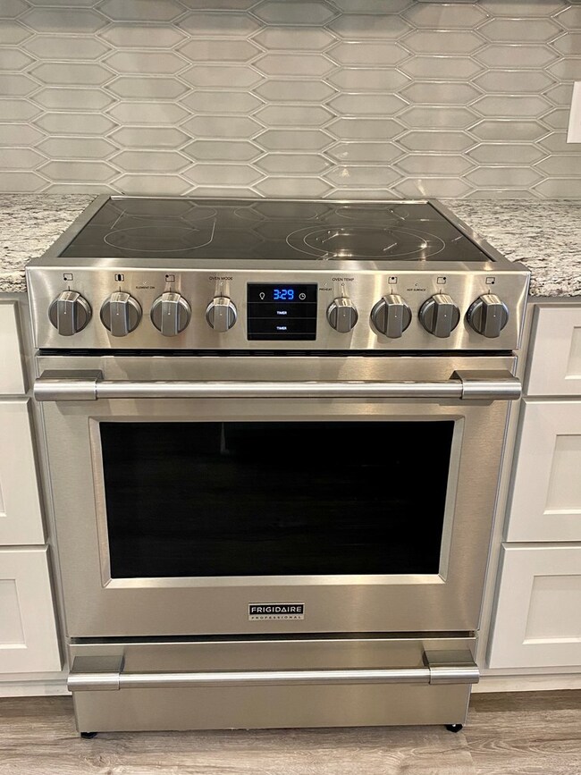 STAINLESS FRIGIDAIRE PROFESSIONAL APPLIANCES
