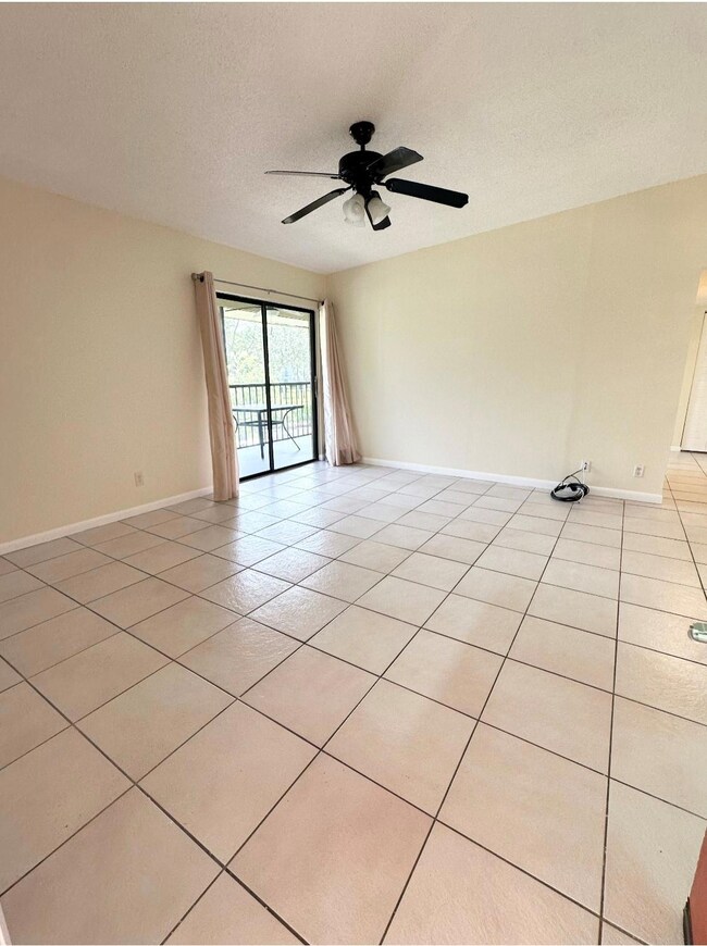 15484 Lakes of Delray Blvd unit 2010, Delray Beach, FL 33484 - photo 5