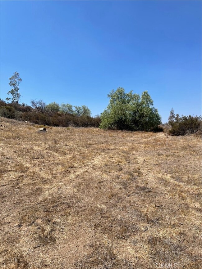 35575 Clothier Rd, Hemet, CA 92544 - photo 5