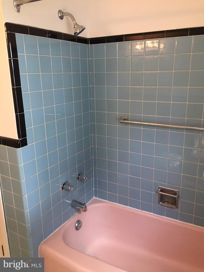 451 Laudermilch Rd, Hershey, PA 17033 - photo 4