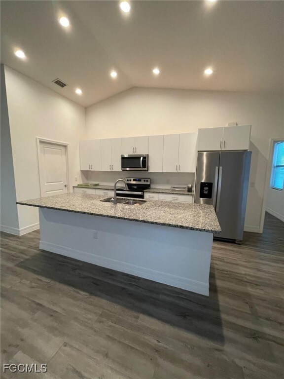 8027 Buttercup Cir, Labelle, FL 33935 - photo 5