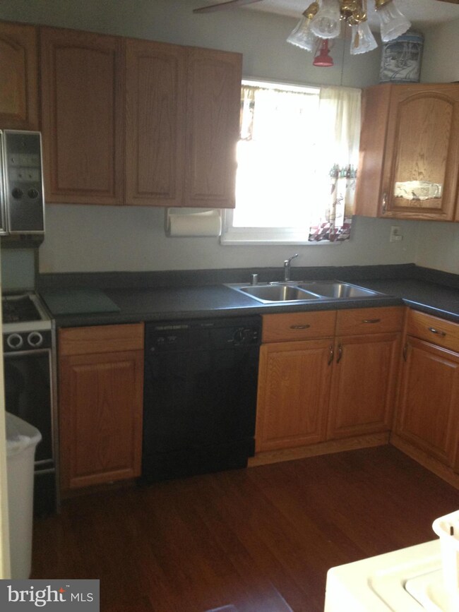 150 Martin Dr, Manassas Park, VA 20111 - photo 7