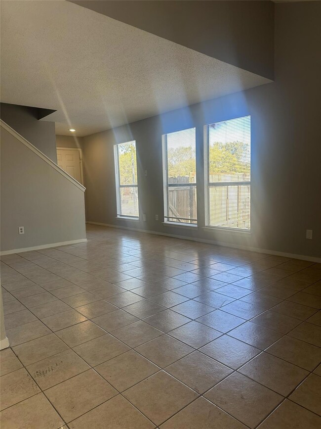 4807 Putters Cove unit A, Austin, TX 78744 - photo 2