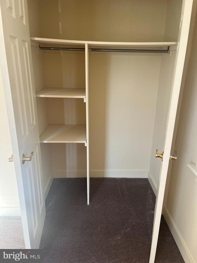 610 Madison St unit 204, Alexandria, VA 22314 - photo 4