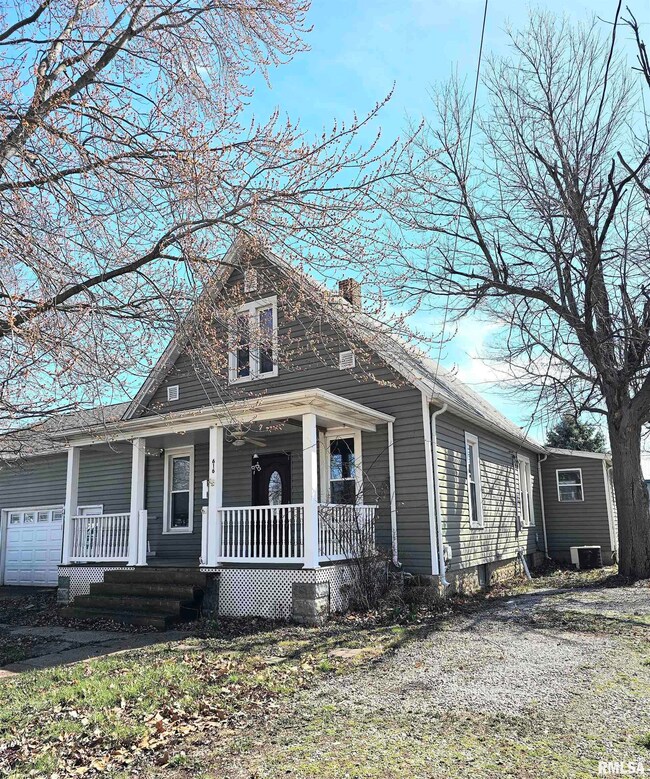 616 N Sherman St, Lincoln, IL 62656 - photo 2