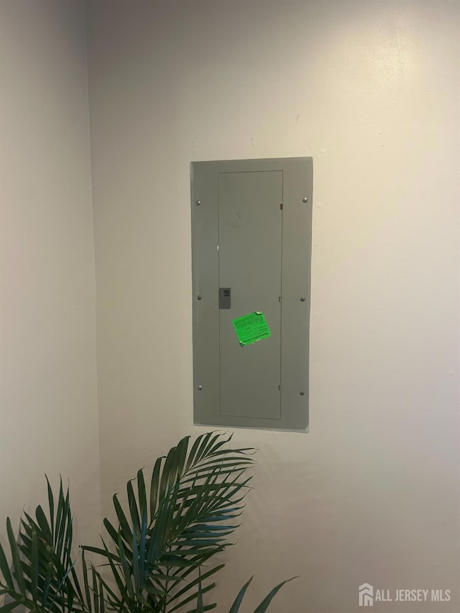 140 S Robert St, Sewaren, NJ 07077 - photo 6