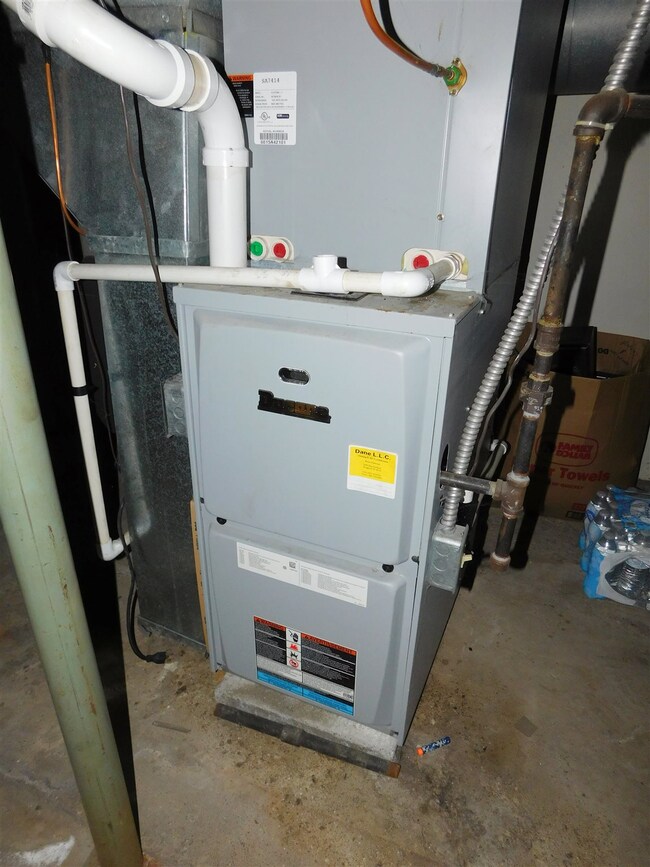 302 S Jefferson St, Ossian, IN 46777 - photo 4