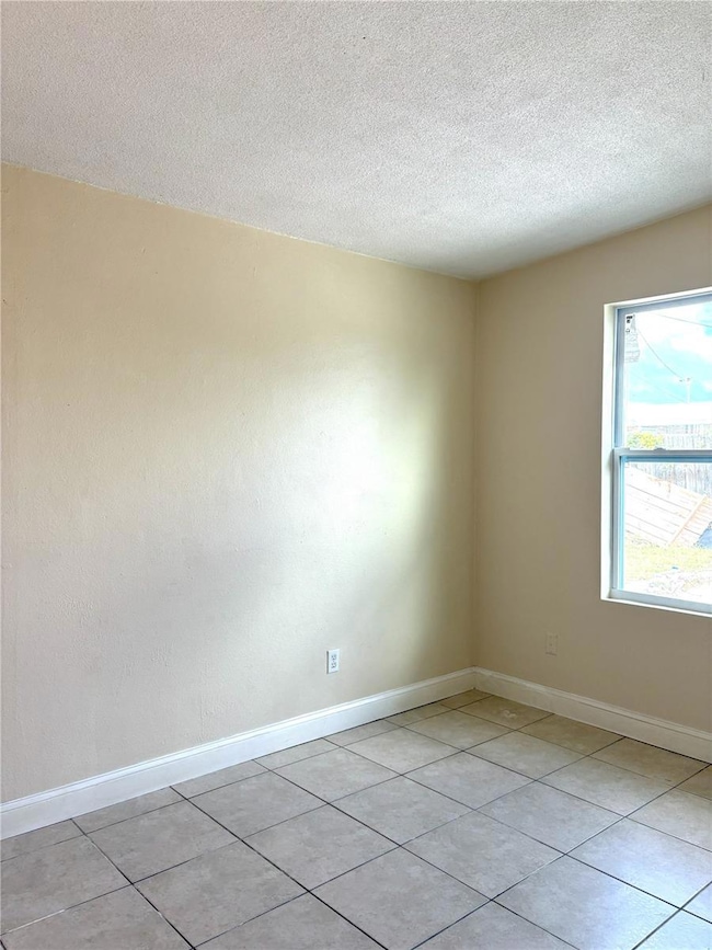 4409 W Paris St, Tampa, FL 33614 - photo 5