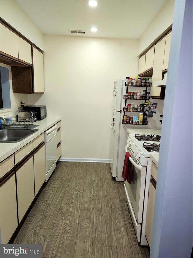 344 Georgia Ct unit 344, Sewell, NJ 08080 - photo 5