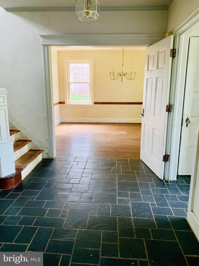 939 Wayne Ave, Reading, PA 19610 - photo 6