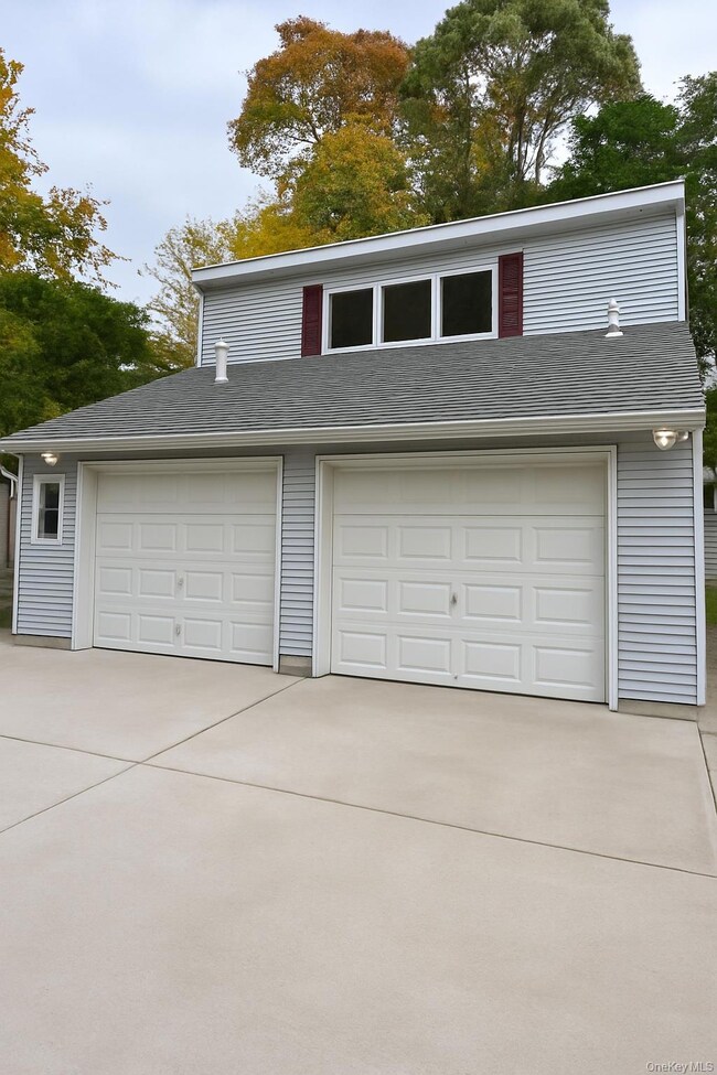 6 Maple Rd, Rocky Point, NY 11778 - photo 3