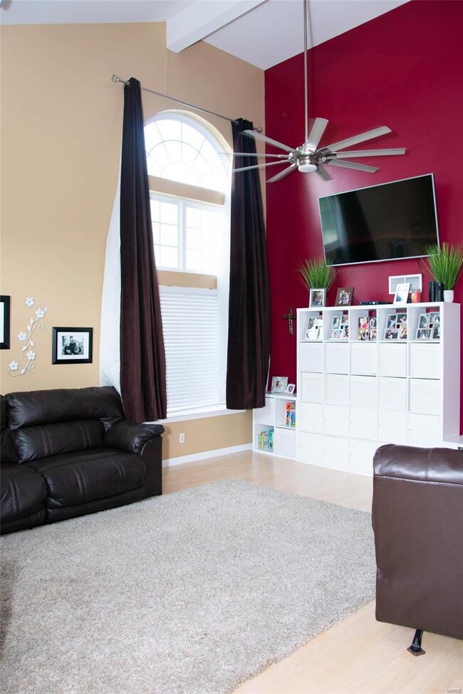 Vaulted ceilings in the living room!