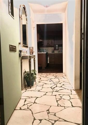 FRONT ENTRY HALL WAY