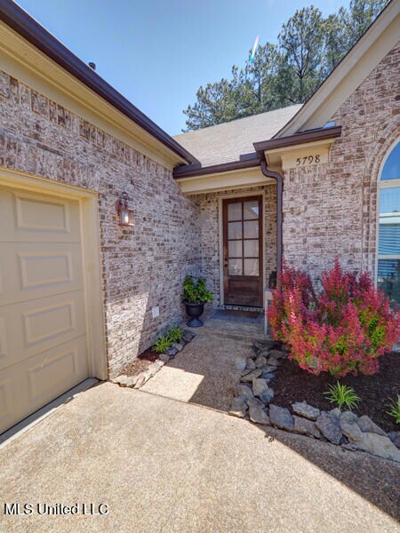Covered front Porch