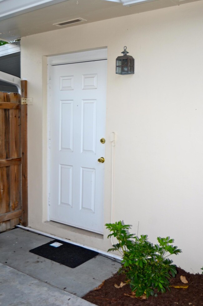 509 1/2 30th St, West Palm Beach, FL 33407 - photo 2