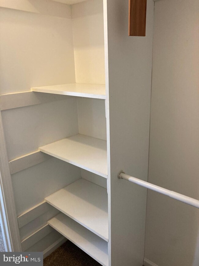 9330 Niki Place unit 202, Manassas, VA 20110 - photo 6