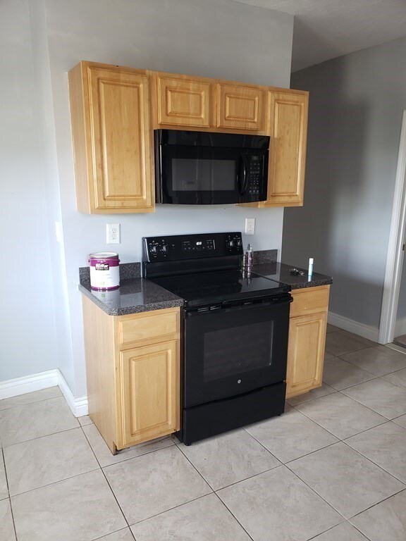 78 Farrington St unit 2, Brockton, MA 02301 - photo 3