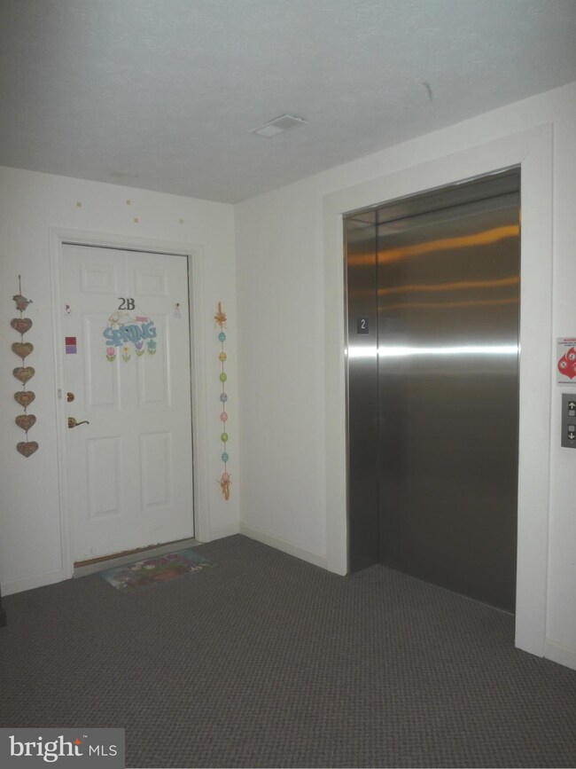 6502 Ridenour Way E unit 2B, Sykesville, MD 21784 - photo 2