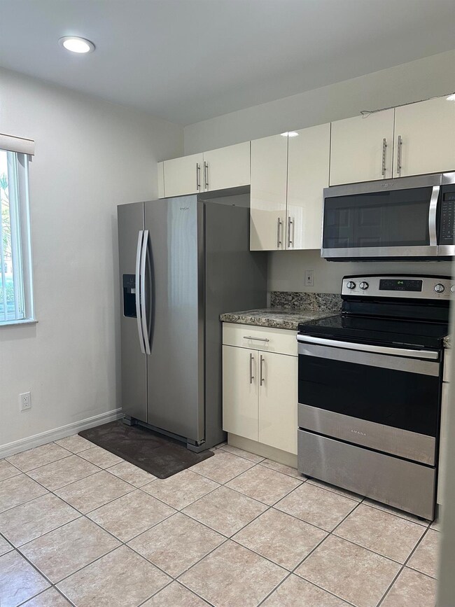 20824 NW 3rd Ct unit 2A, Pembroke Pines, FL 33029 - photo 2