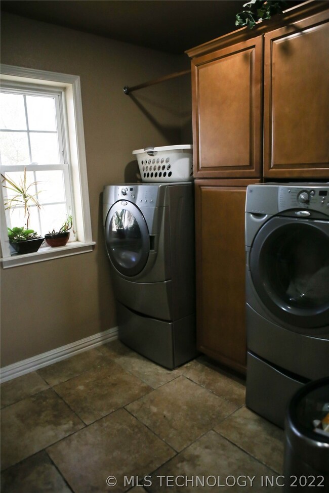 1853 W 131st St N, Skiatook, OK 74070 - photo 5