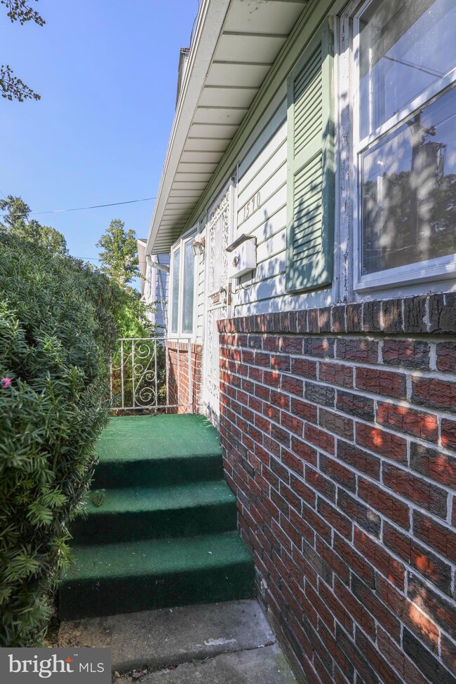 1570 Coolidge Ave, Abington, PA 19001 - photo 2