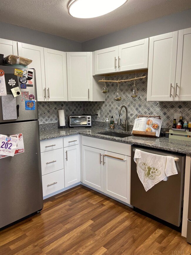 352 S Wilmington Ct unit Building 7, Unit C, Bloomington, IN 47401 - photo 6