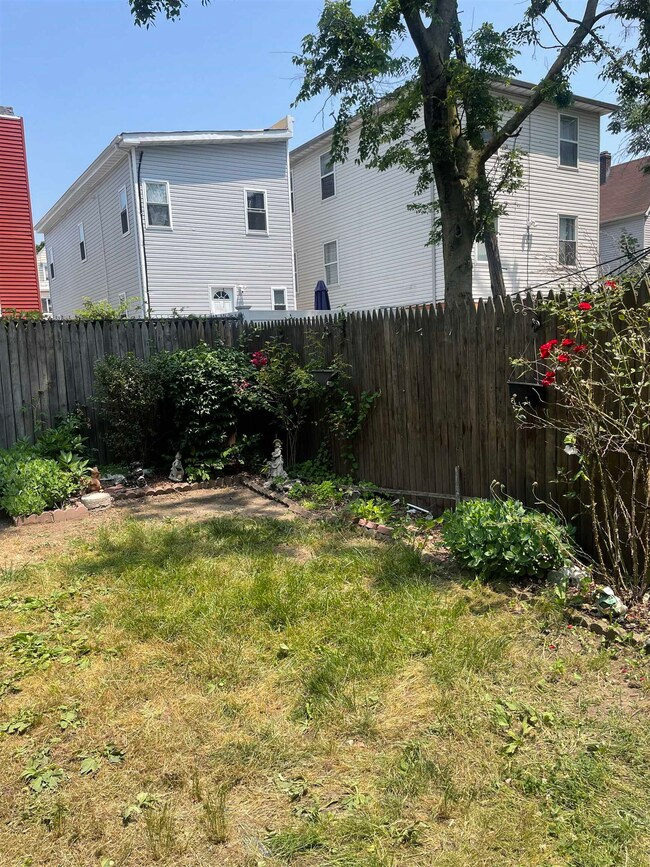 42 Dwight St, Jersey City, NJ 07305 - photo 5