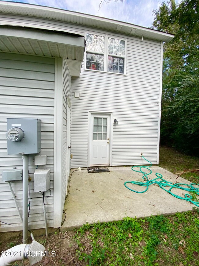 317 Bracken Place, Jacksonville, NC 28540 - photo 2