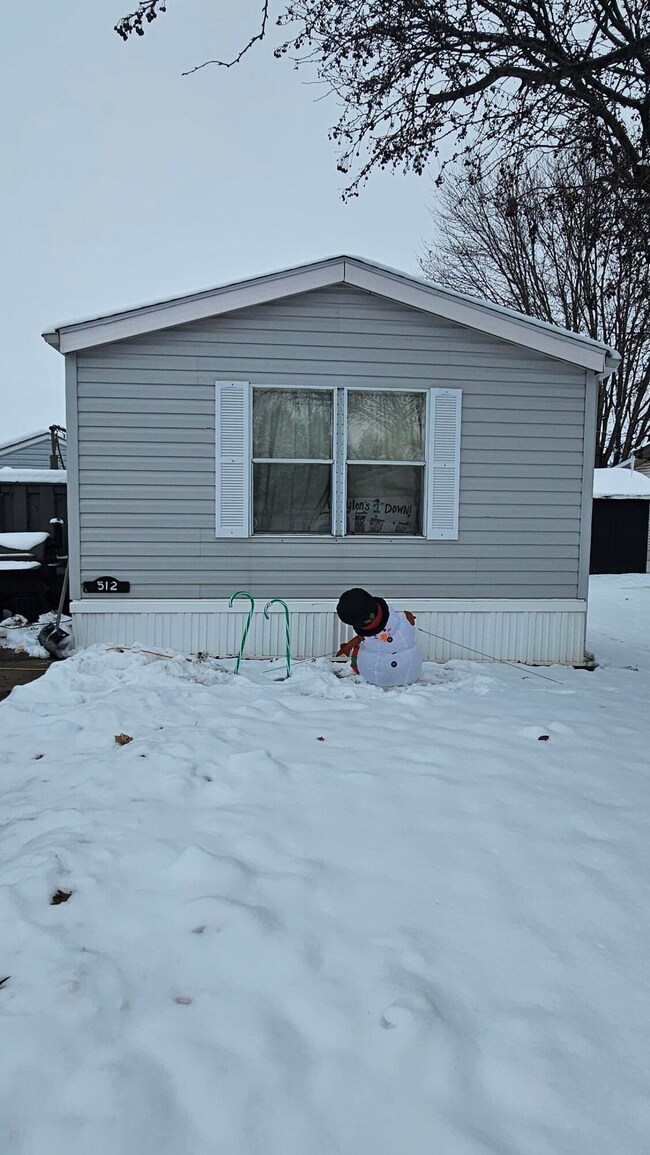 512 E 2nd St, Wilton, IA 52778 - photo 2