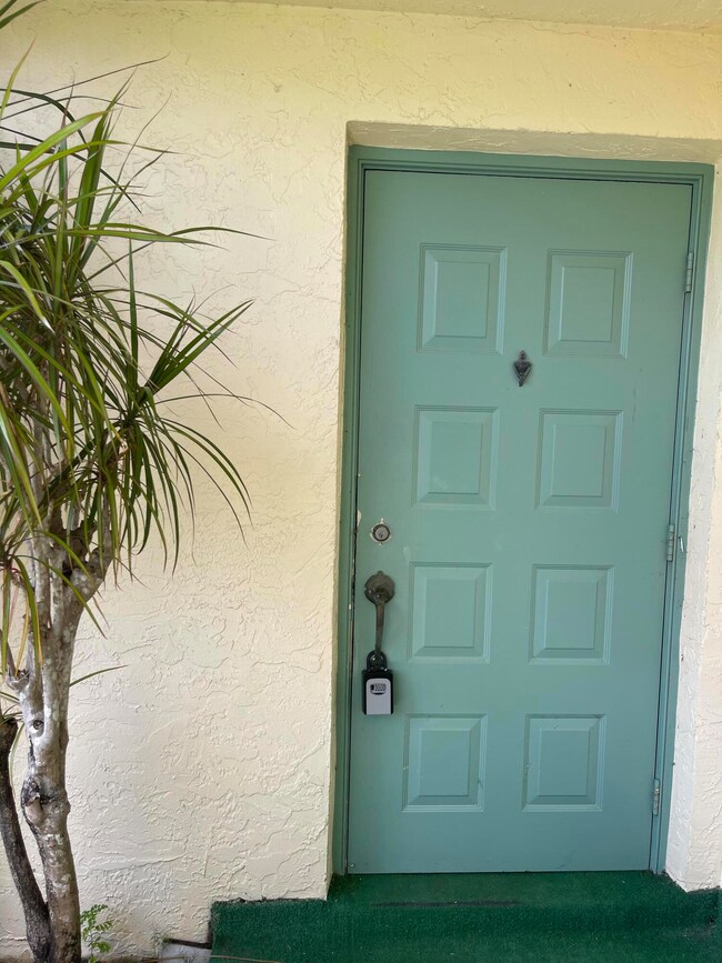 14255 Nesting Way unit C, Delray Beach, FL 33484 - photo 3