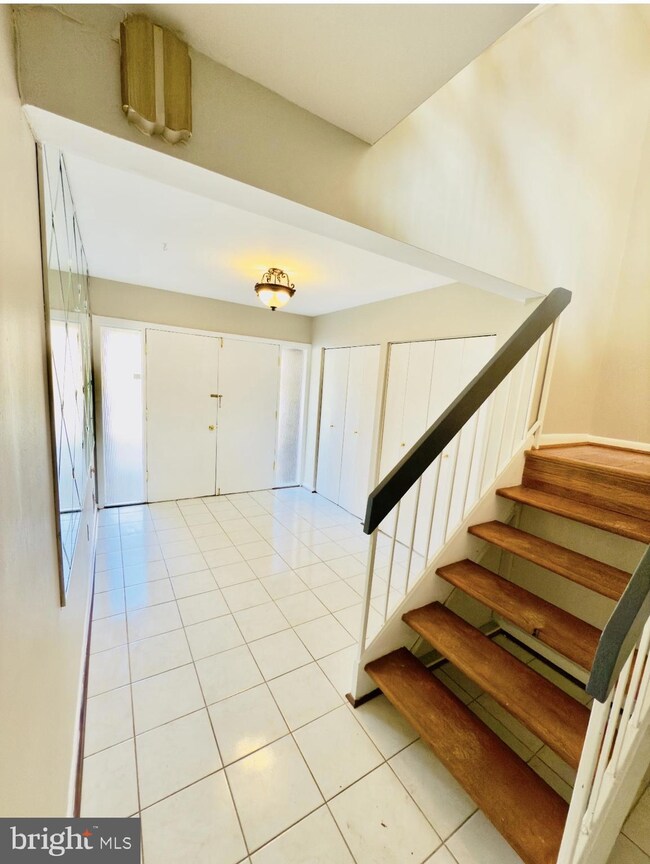 3036 Mission Square Dr, Fairfax, VA 22031 - photo 3