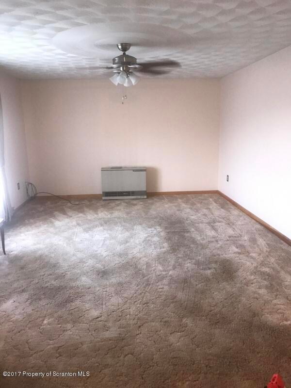 78 W Palm St, Olyphant, PA 18447 - photo 6