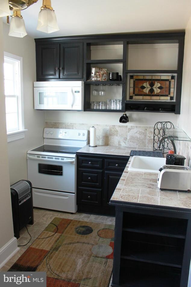 328 N Mildred St unit B, Charles Town, WV 25414 - photo 2