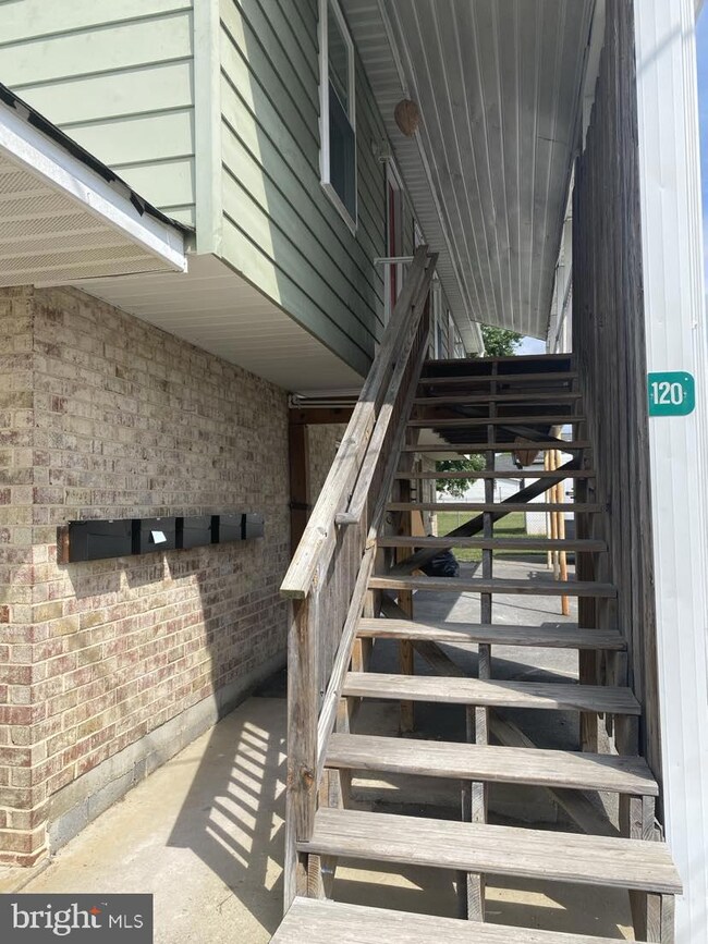 120 W 4th Ave unit 5, Ranson, WV 25438 - photo 3