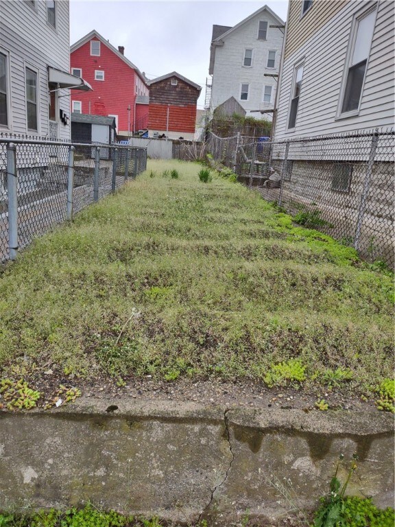 65 Lorraine St, Pawtucket, RI 02860 - photo 7