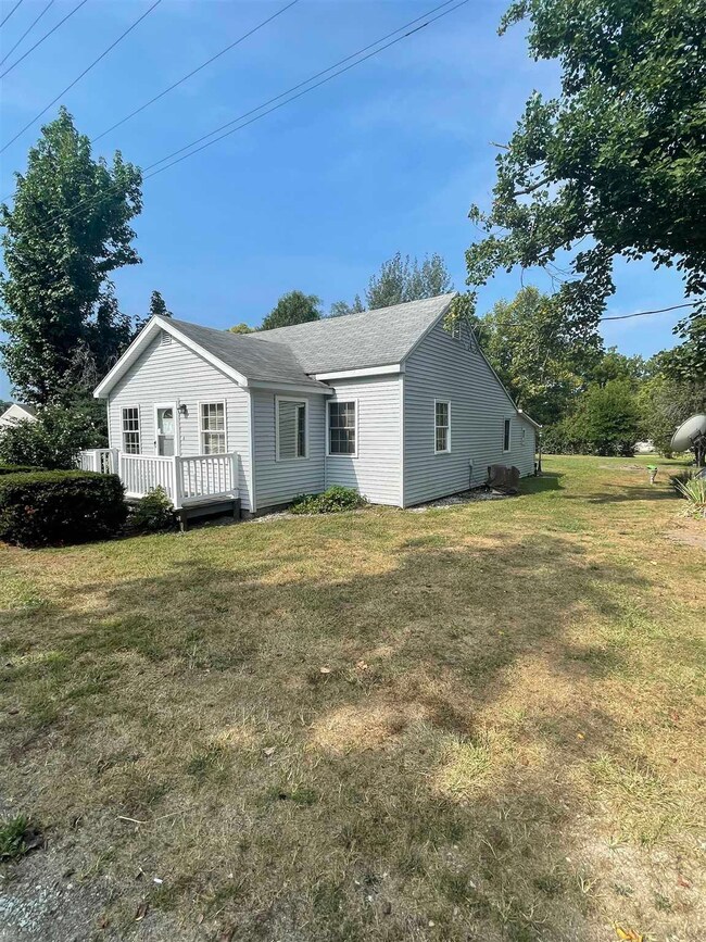 10686 Wabash St, La Fontaine, IN 46940 - photo 3