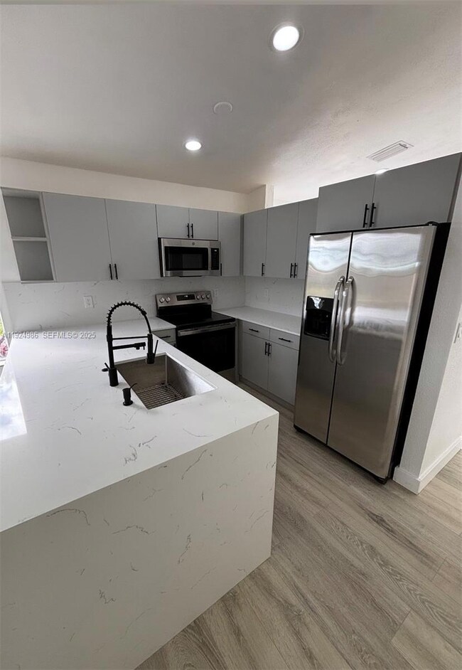 17191 SW 139th Ct, Miami, FL 33177 - photo 4