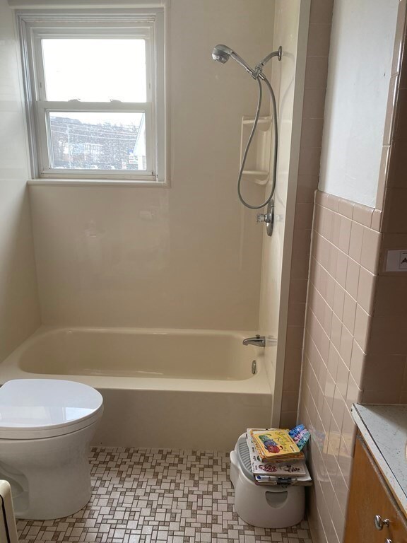 1859 Bay St unit 1, Fall River, MA 02724 - photo 5